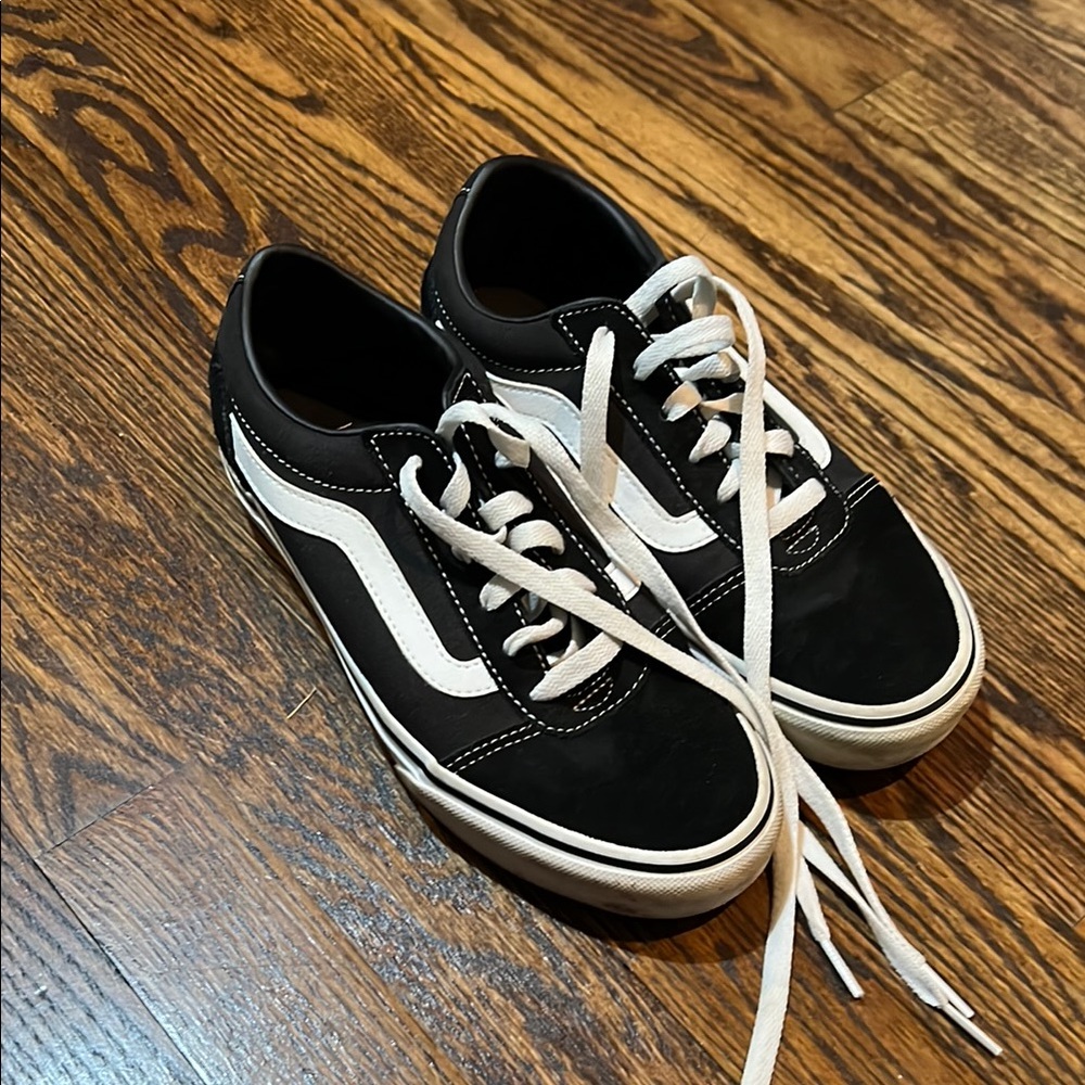 Women’s Vans size 7